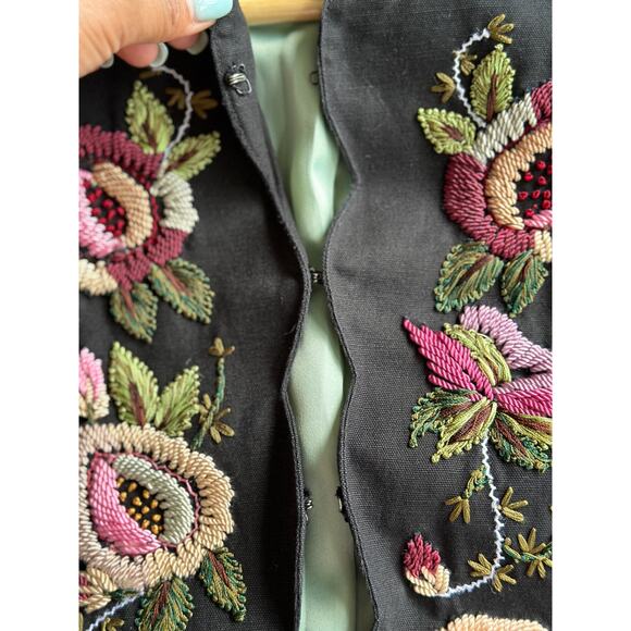 Newport News Black Floral Embroidered Blazer - Picture 10 of 12